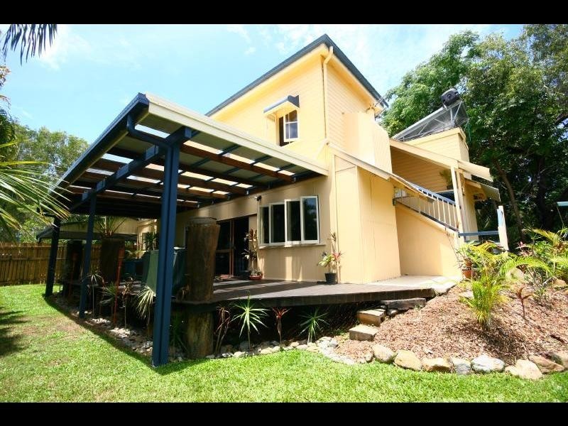 6 Hollett Close, Manunda QLD 4870