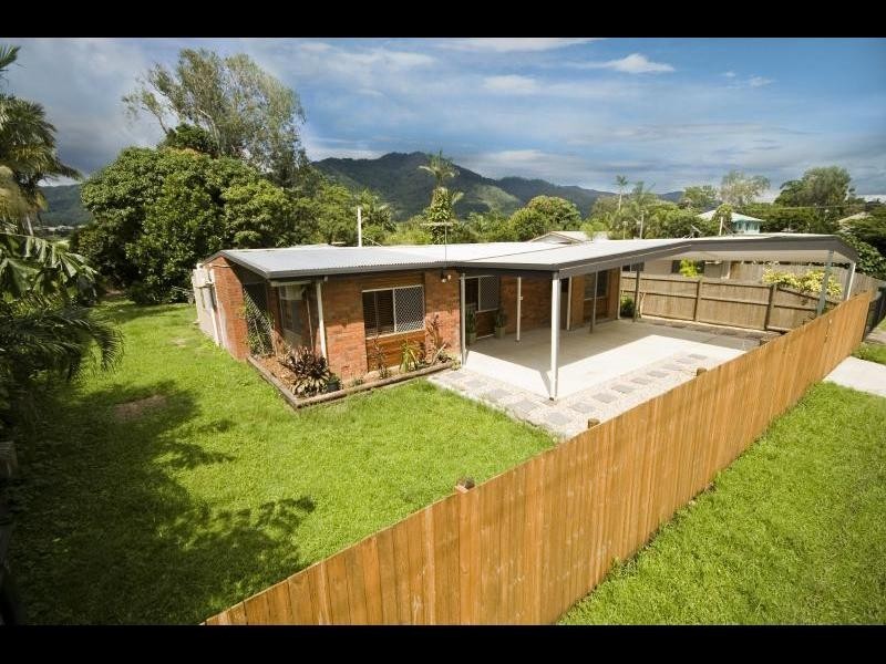 59 Hayward Street, Mooroobool QLD 4870