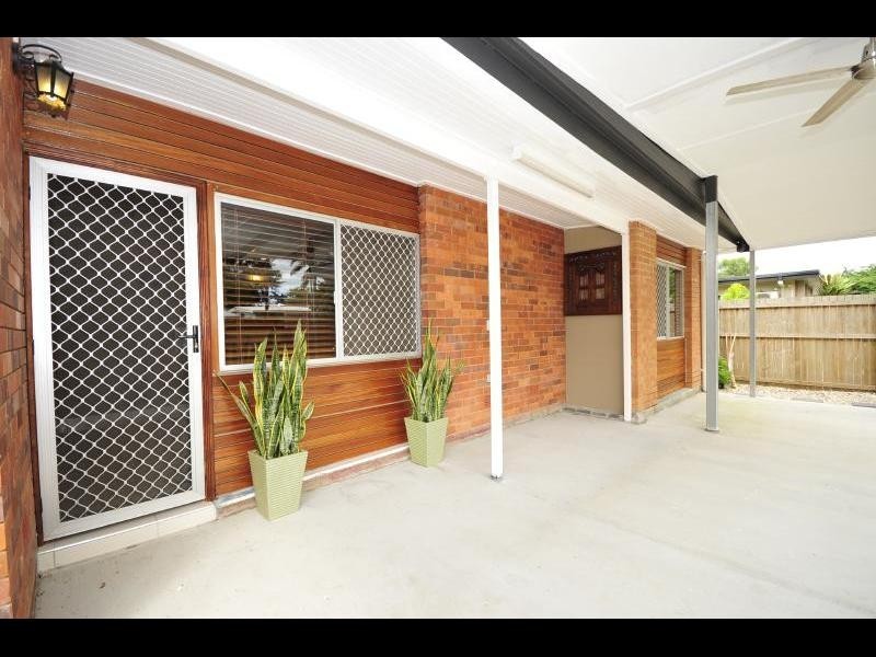 59 Hayward Street, Mooroobool QLD 4870