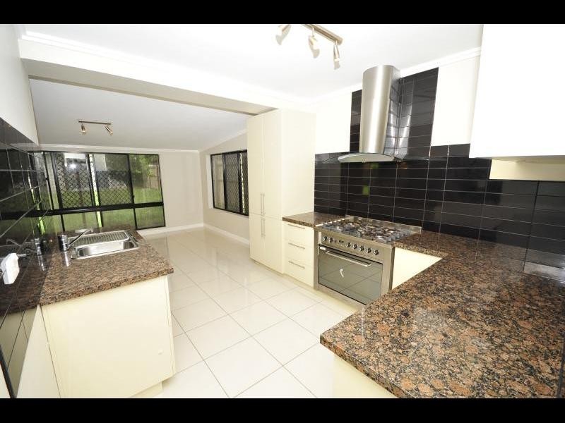 59 Hayward Street, Mooroobool QLD 4870