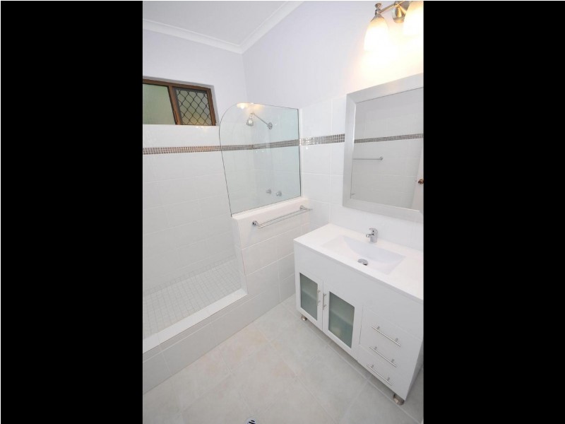 12 Hermes Close, Mooroobool QLD 4870