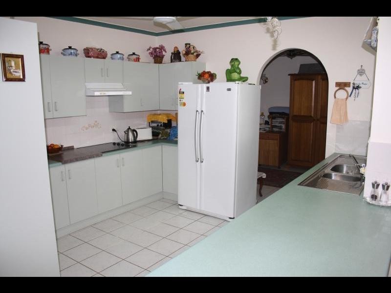 5 Wedelia Court, Mooroobool QLD 4870
