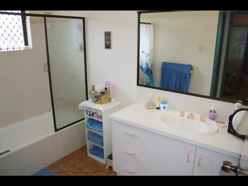 5 Wedelia Court, Mooroobool QLD 4870