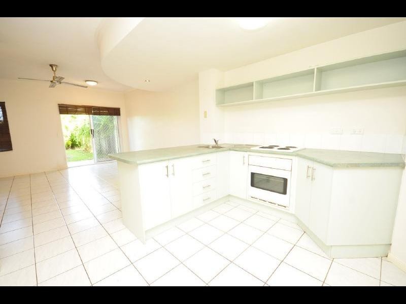 6/2 Marella Close, Manoora QLD 4870