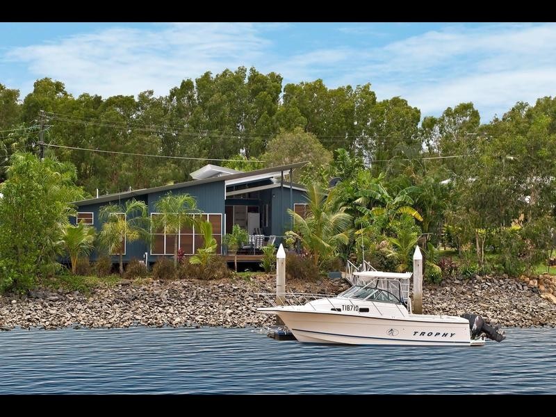 41 Riverside Parade, Trinity Park QLD 4879