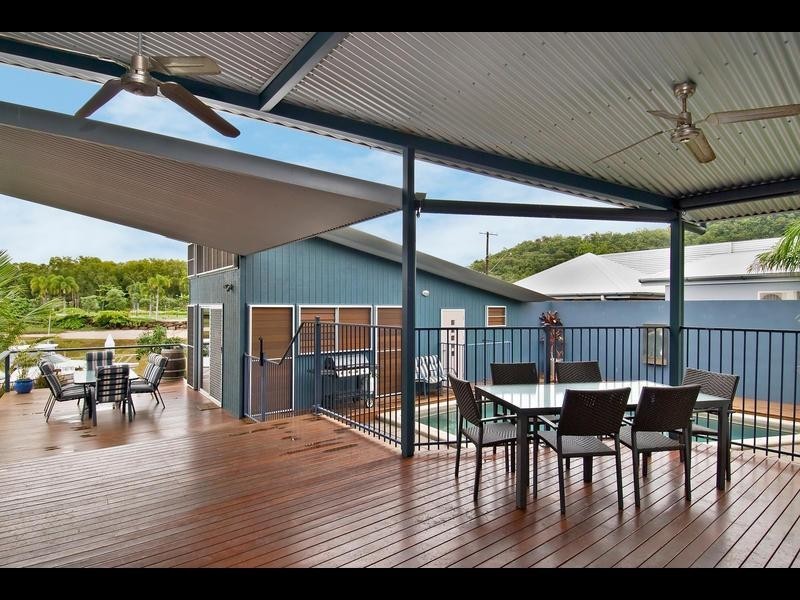 41 Riverside Parade, Trinity Park QLD 4879