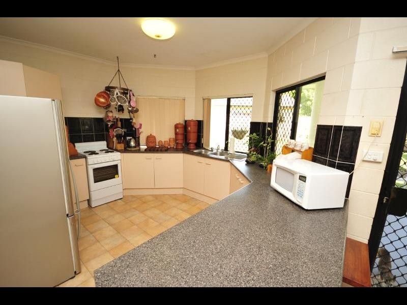 10 Cracknell Road, White Rock QLD 4868