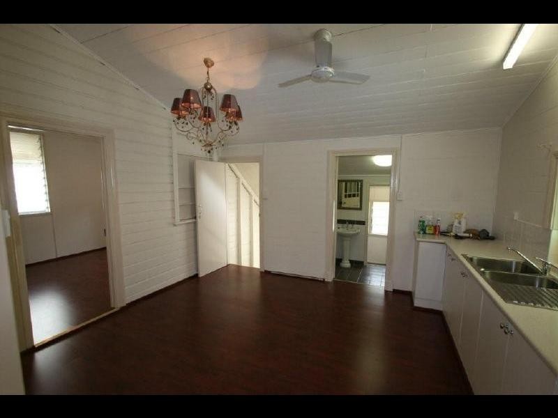 327 Draper Street, Parramatta Park QLD 4870