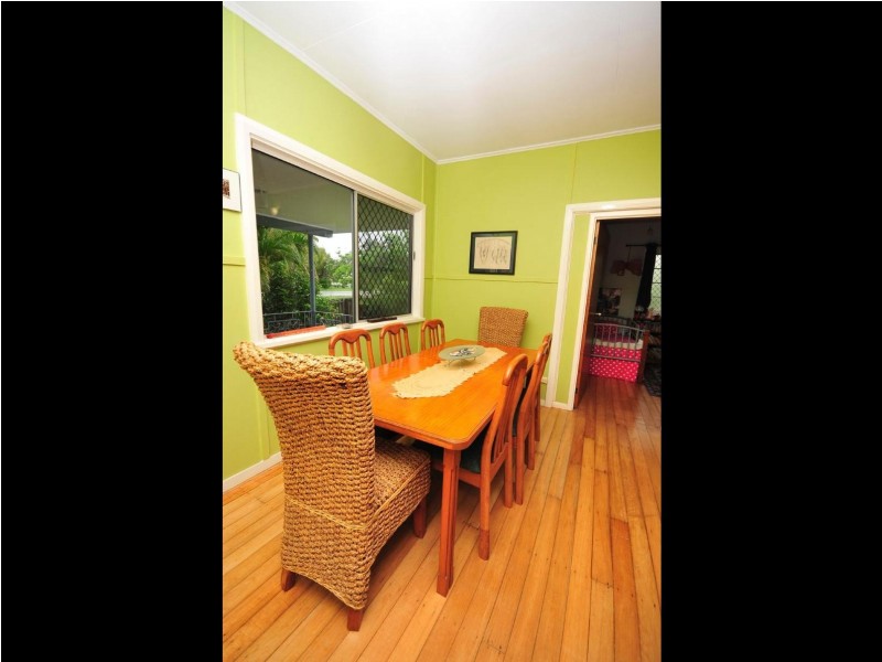 43 Moody Street, Mooroobool QLD 4870