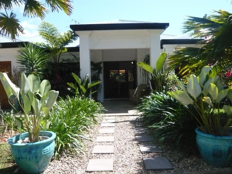 16 Moore Road, Kewarra Beach QLD 4879