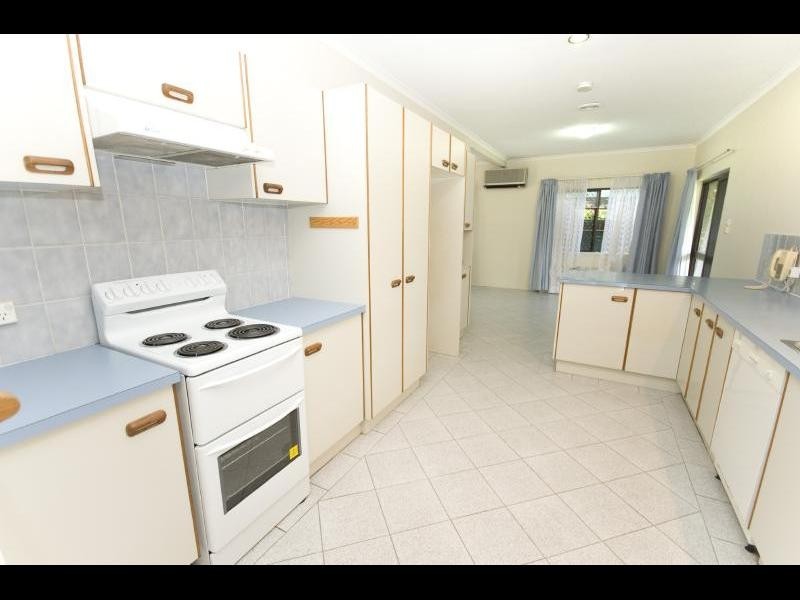 28 Andrea Close, Mooroobool QLD 4870