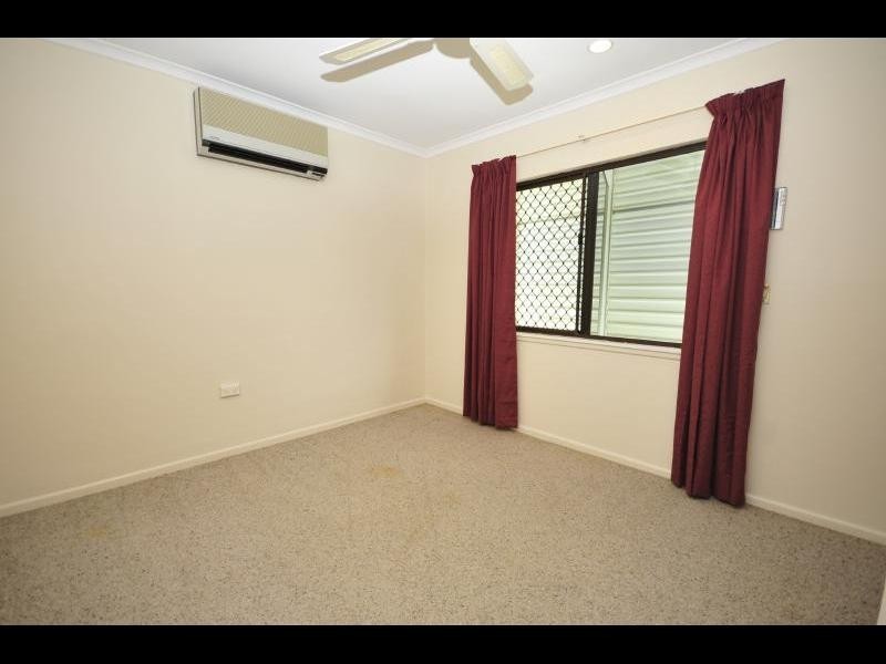 28 Andrea Close, Mooroobool QLD 4870
