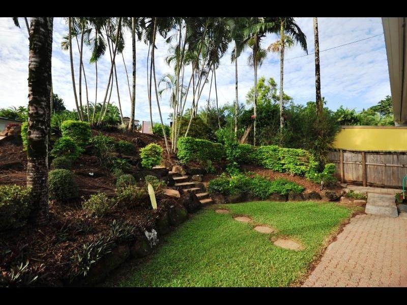 28 Andrea Close, Mooroobool QLD 4870