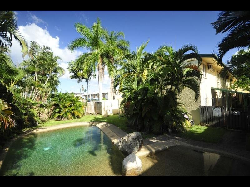 6/11 Pioneer Street, Manoora QLD 4870