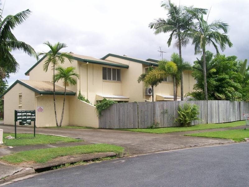 6/11 Pioneer Street, Manoora QLD 4870