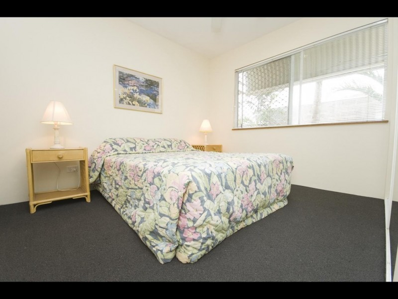 12/1 Poinciana Street, Holloways Beach QLD 4878