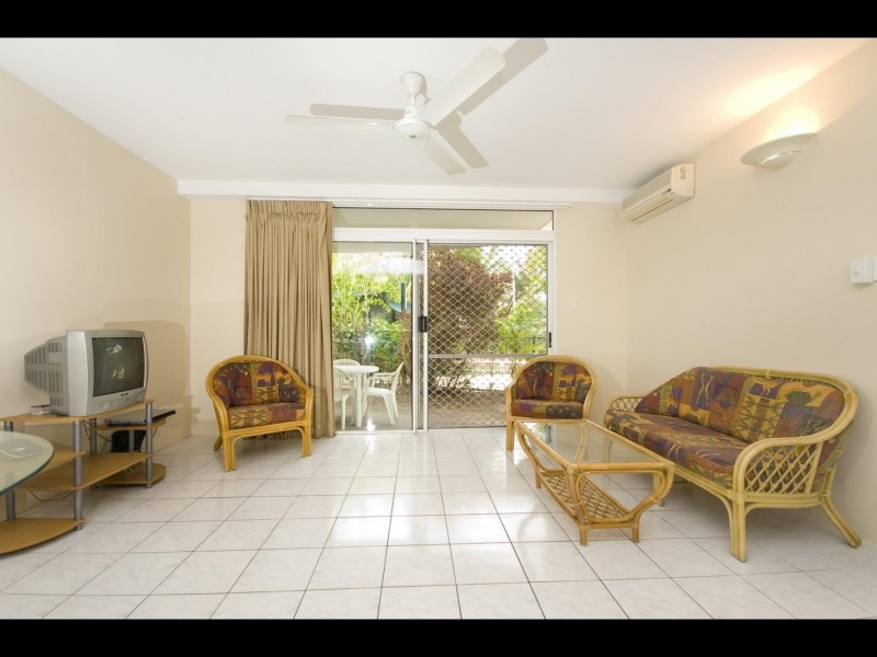 12/1 Poinciana Street, Holloways Beach QLD 4878