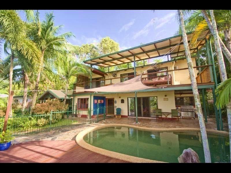 6 Dennis Close, Mooroobool QLD 4870
