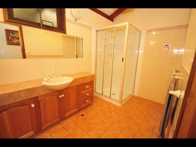 6 Dennis Close, Mooroobool QLD 4870