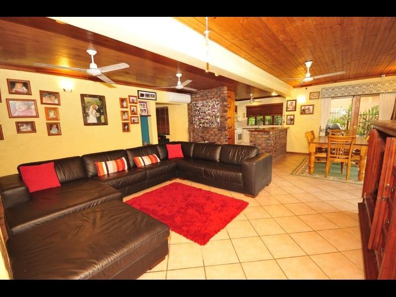 6 Dennis Close, Mooroobool QLD 4870
