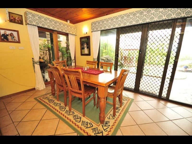 6 Dennis Close, Mooroobool QLD 4870