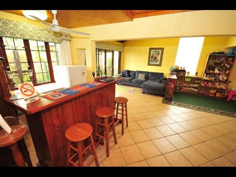 6 Dennis Close, Mooroobool QLD 4870