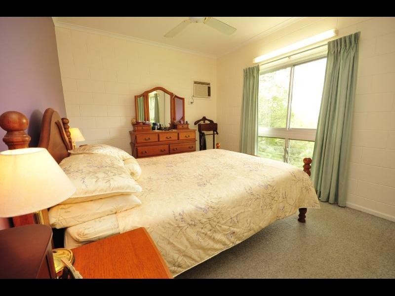 20 Andrea Close, Mooroobool QLD 4870