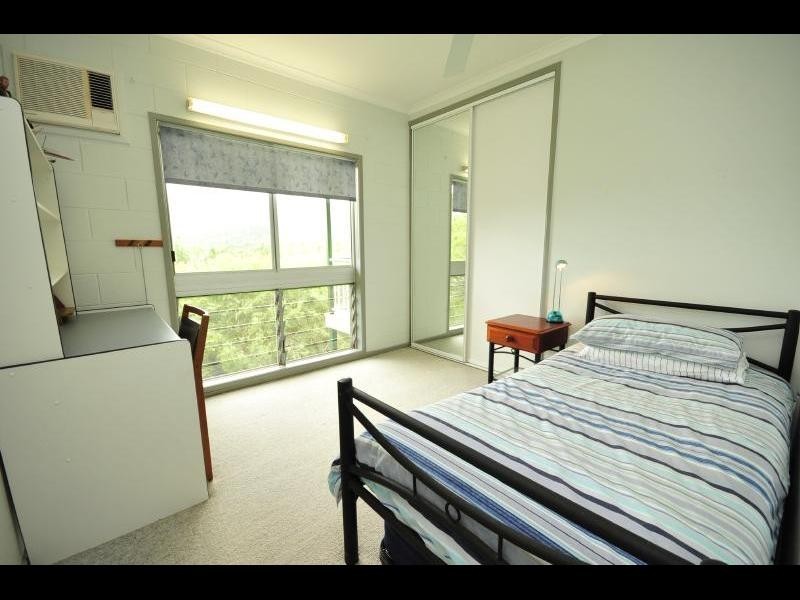 20 Andrea Close, Mooroobool QLD 4870