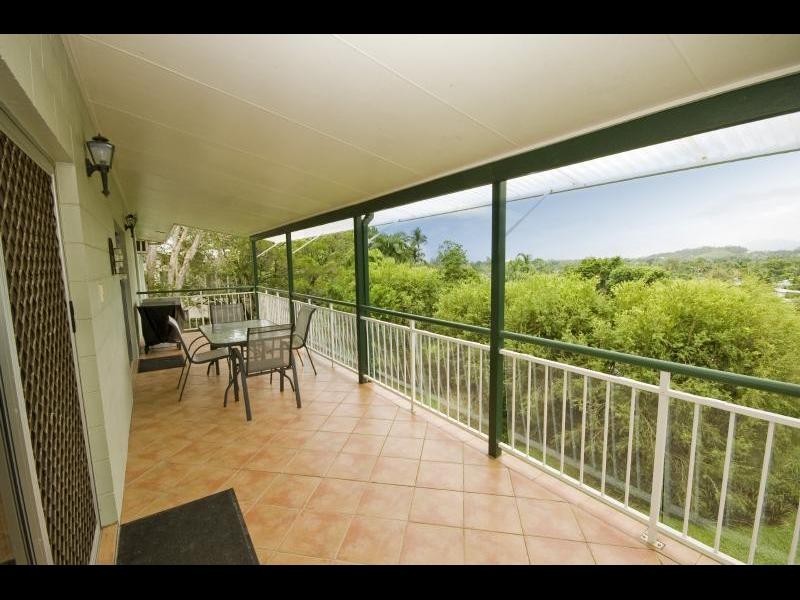20 Andrea Close, Mooroobool QLD 4870