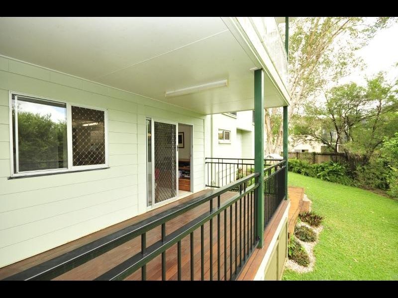 20 Andrea Close, Mooroobool QLD 4870