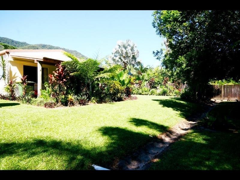 2/40 Lake Placid Road, Caravonica QLD 4878