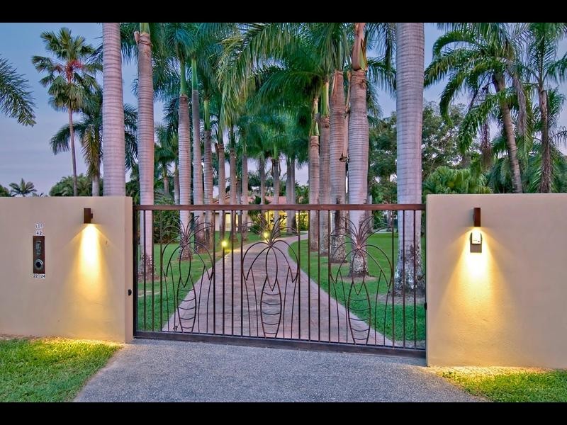 20-24 Joseph Banks Close, Kewarra Beach QLD 4879