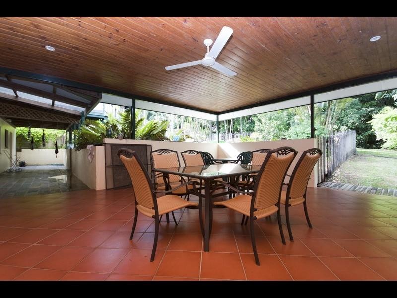 11 Forum Close, Mooroobool QLD 4870