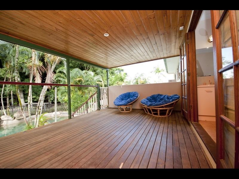11 Forum Close, Mooroobool QLD 4870
