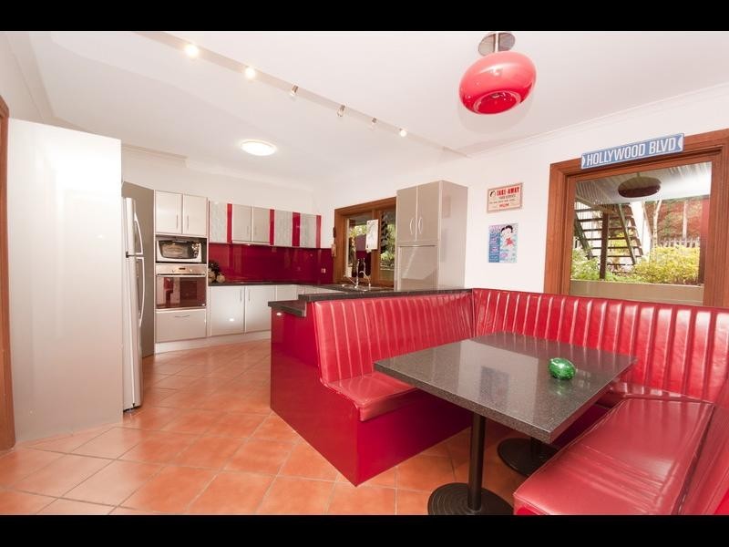 11 Forum Close, Mooroobool QLD 4870