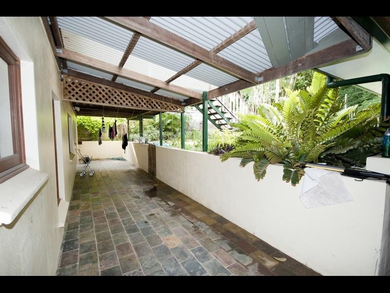 11 Forum Close, Mooroobool QLD 4870