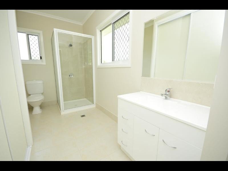 4 Diwi Diwi Street, Manoora QLD 4870