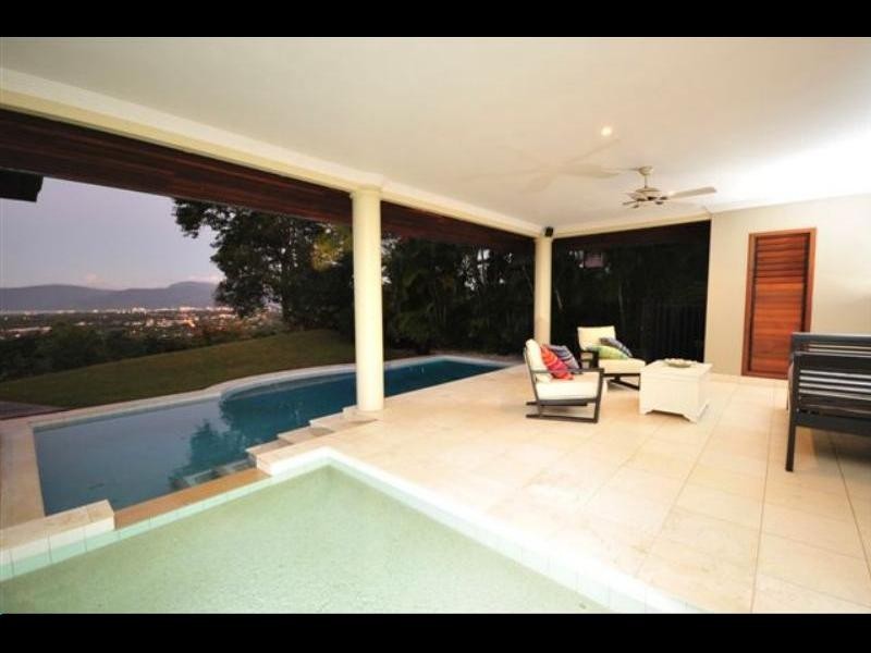 30 East Parkridge Drive, Brinsmead QLD 4870