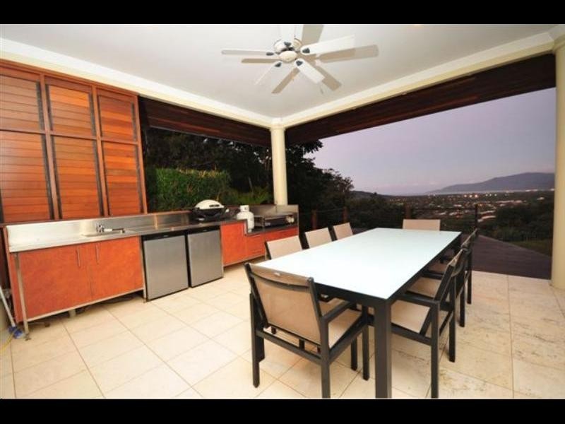 30 East Parkridge Drive, Brinsmead QLD 4870