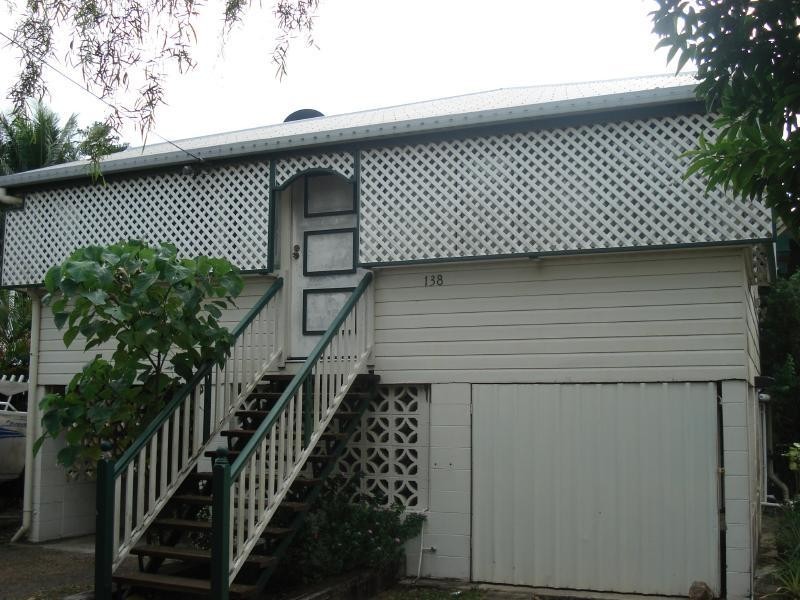 138  Pease Street, Manoora QLD 4870