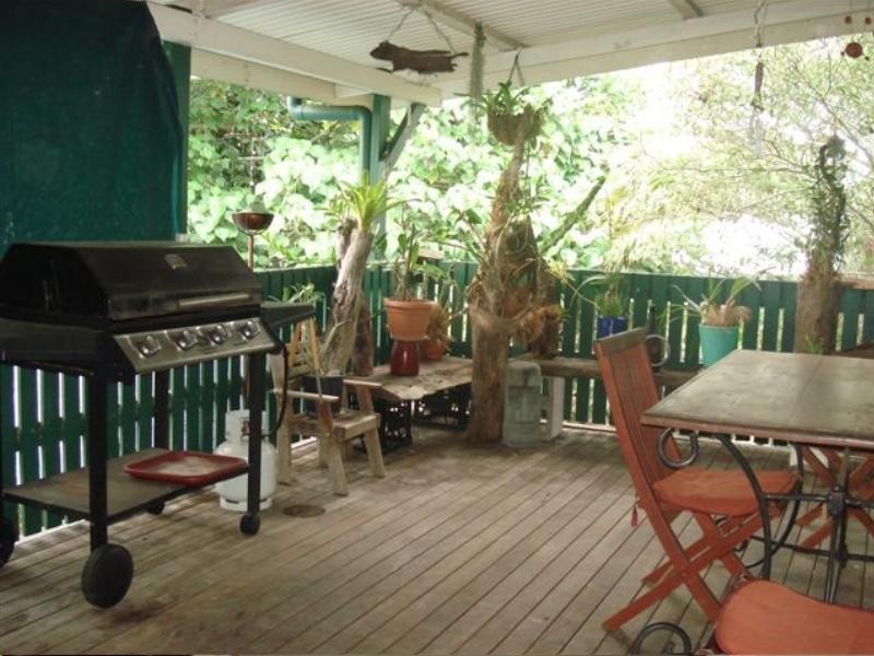 138  Pease Street, Manoora QLD 4870