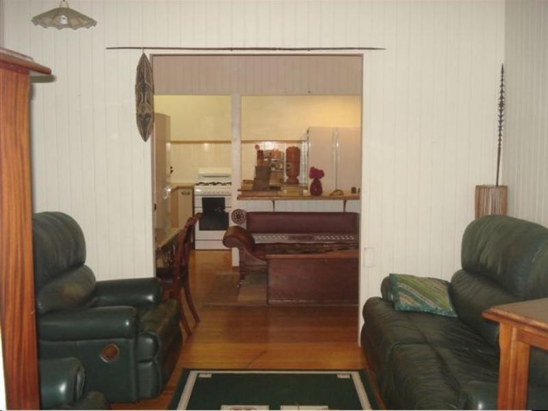 138  Pease Street, Manoora QLD 4870