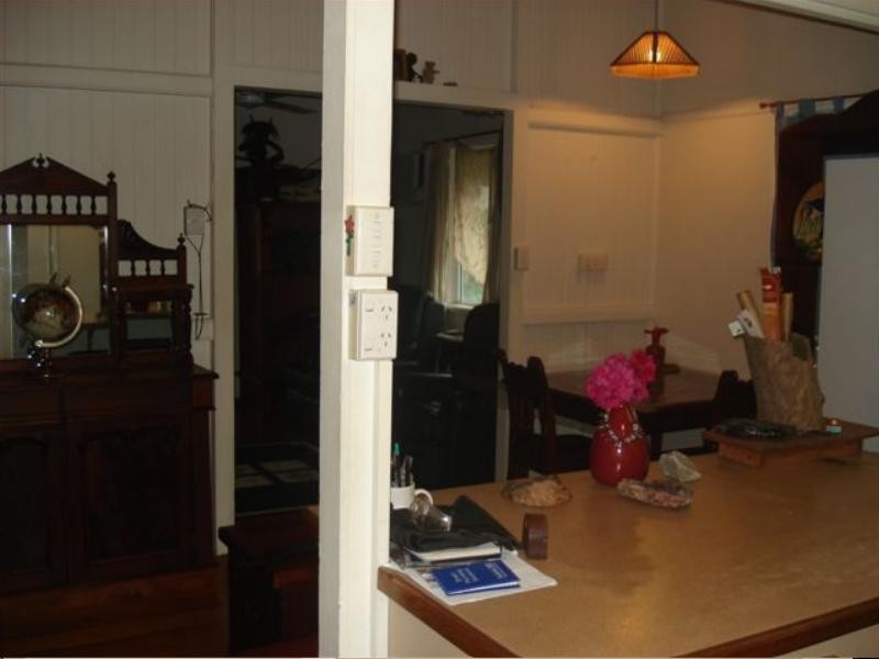 138  Pease Street, Manoora QLD 4870