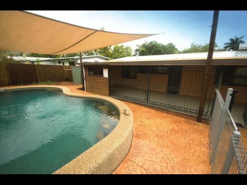 43 Alberta Drive, Woree QLD 4868