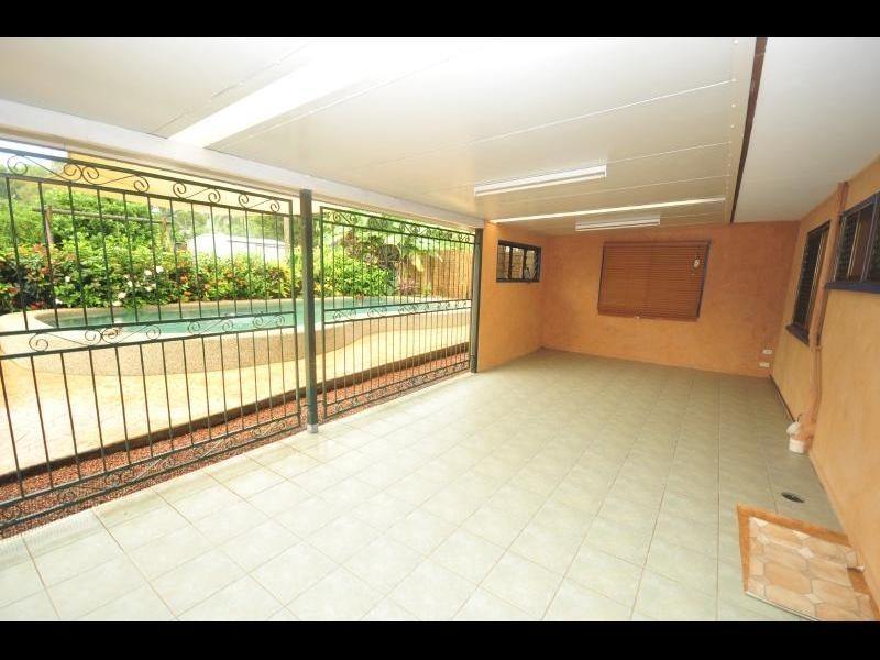 43 Alberta Drive, Woree QLD 4868