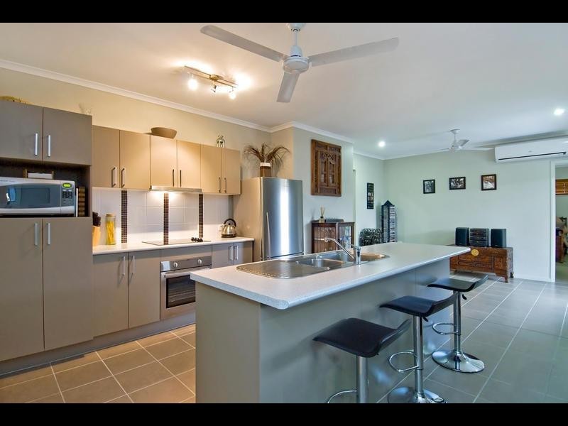 18 Fossilbrook Bend, Trinity Park QLD 4879