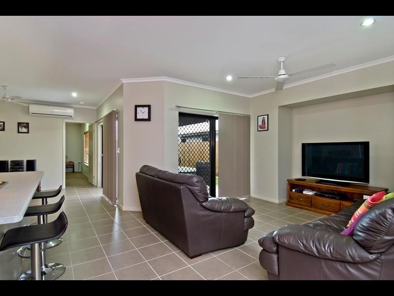 18 Fossilbrook Bend, Trinity Park QLD 4879