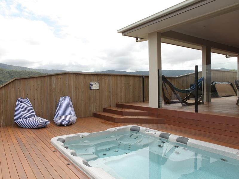 35 Catamaran Circuit, Trinity Beach QLD 4879