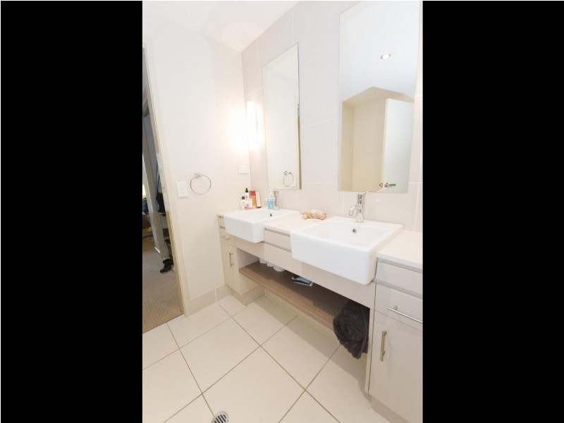 313/3 Mann Street, Westcourt QLD 4870
