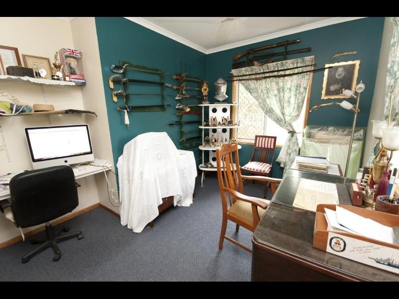 3 Tuffley Close, Kanimbla QLD 4870